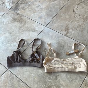 2 Skims XS bralettes